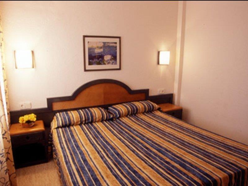 Apartamentos Blue Star (Adults Only) Sant Antoni de Portmany Extérieur photo