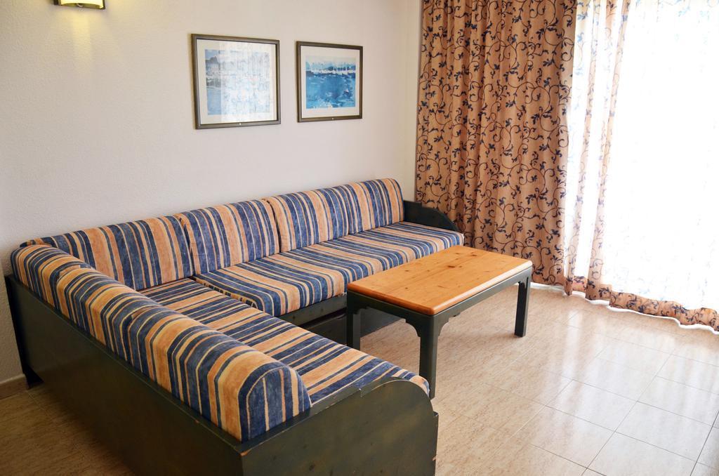 Apartamentos Blue Star (Adults Only) Sant Antoni de Portmany Extérieur photo