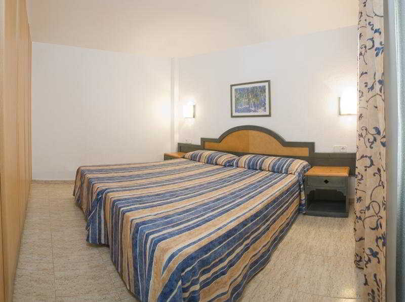Apartamentos Blue Star (Adults Only) Sant Antoni de Portmany Chambre photo
