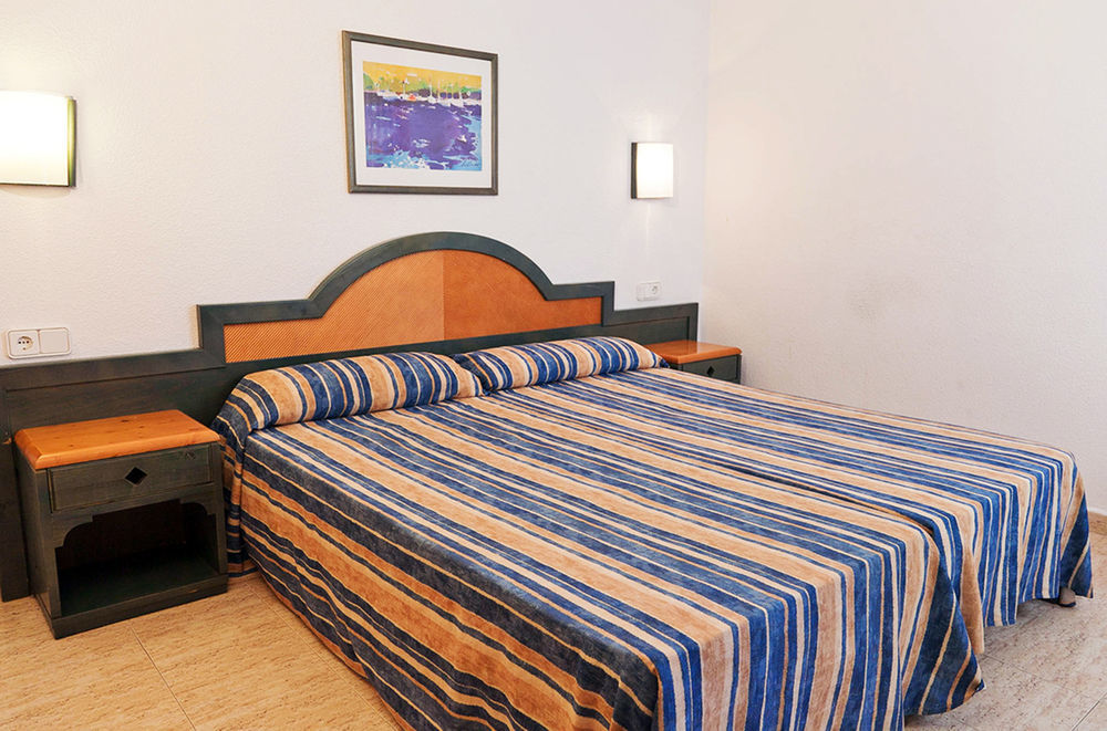 Apartamentos Blue Star (Adults Only) Sant Antoni de Portmany Extérieur photo